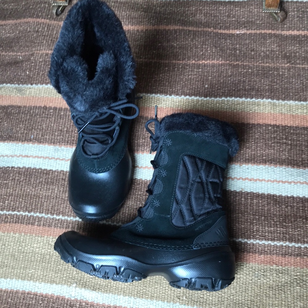 NWOB Columbia Snow Boots